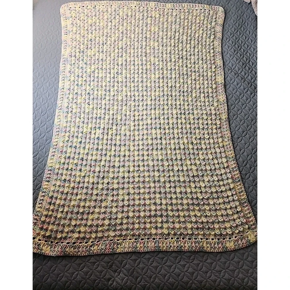 Vintage Handmade‎ Bobble Stitch Crochet Pastel Crib Blanket